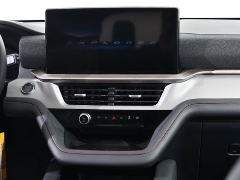 New 2025 Ford Explorer Active w/ Active Comfort Package image 9