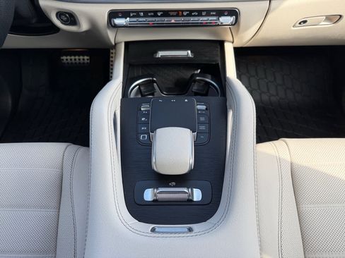 Certified 2025 Mercedes-Benz GLS 450 4MATIC image 15
