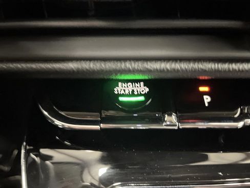 Used 2024 Lincoln Corsair AWD image 23