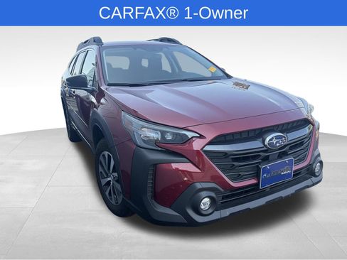 Used 2025 Subaru Outback Premium AWD/4WD image 1
