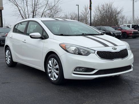 Used 2016 Kia Forte LX image 2