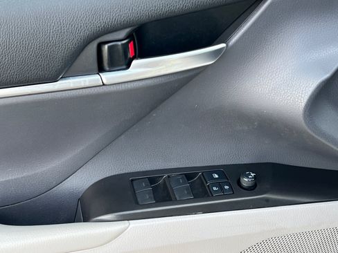 Certified 2021 Toyota Camry LE FWD image 11