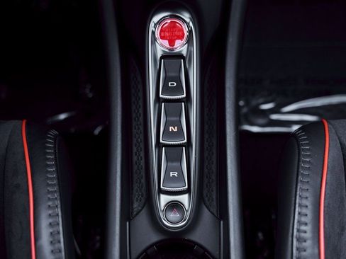 Used 2023 McLaren Artura RWD image 64