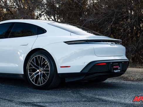 Used 2022 Porsche Taycan image 42