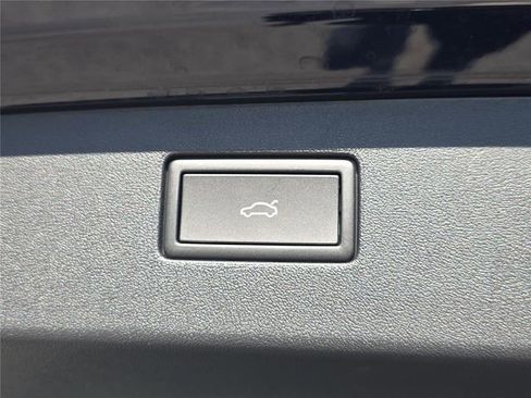 New 2026 Volkswagen Tiguan SE image 27