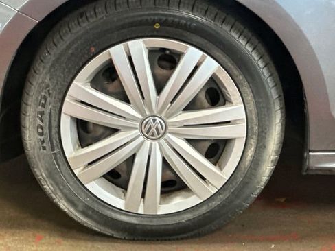 Used 2017 Volkswagen Jetta S image 31