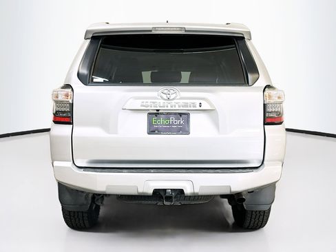 Used 2024 Toyota 4Runner SR5 Premium image 7