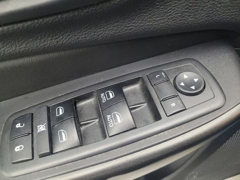Used 2019 Jeep Cherokee Trailhawk w/ Cold Weather Group AWD/4WD image 27