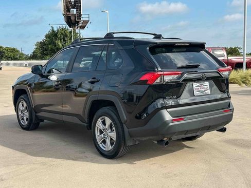 Used 2025 Toyota RAV4 XLE w/ Convenience Package FWD image 5