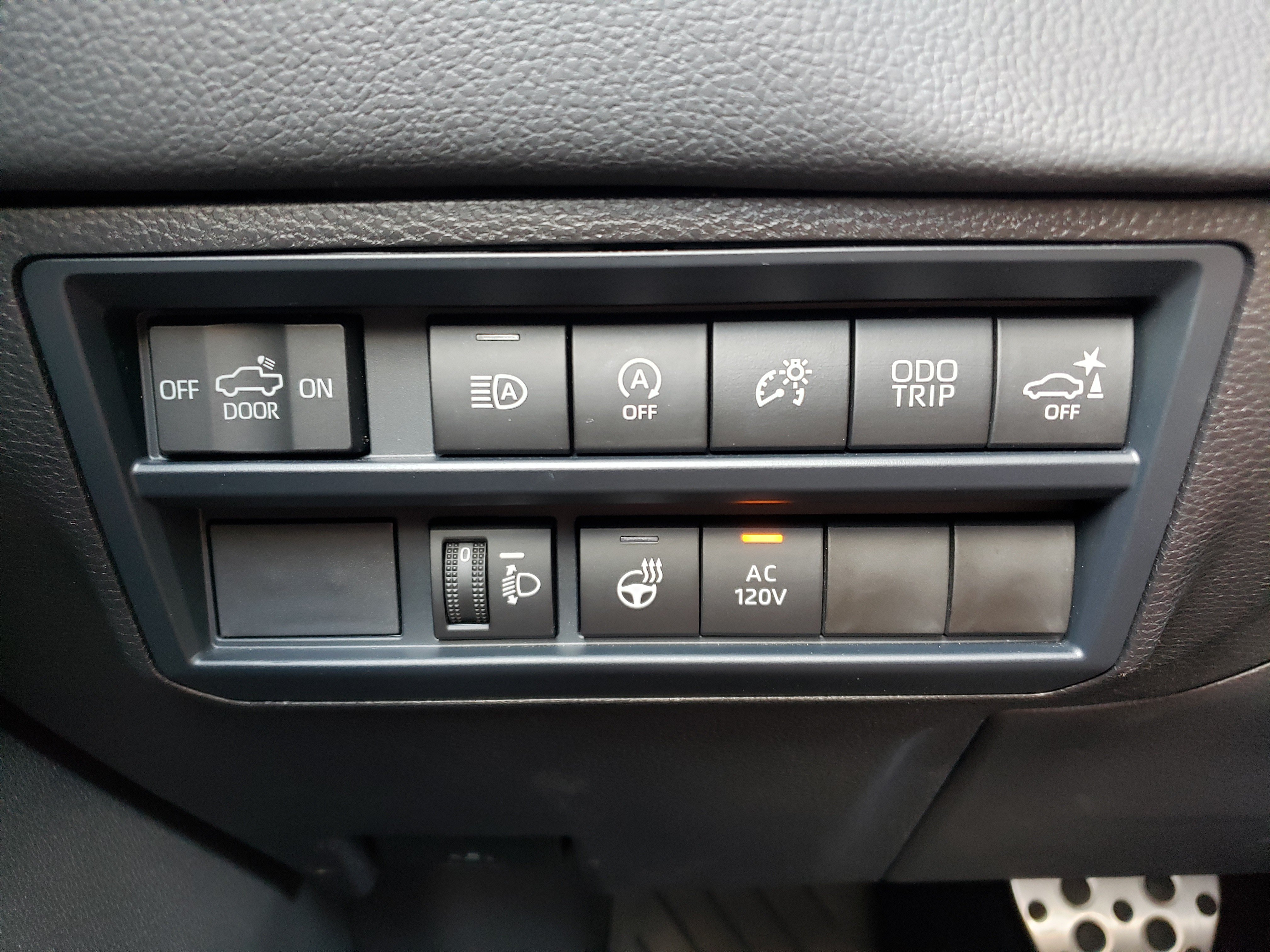 Used 2025 Toyota Tundra Limited w/ TRD Off-Road Package AWD/4WD image 13