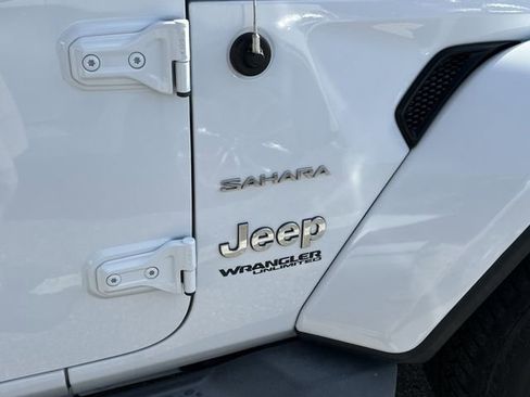 Used 2019 Jeep Wrangler Unlimited Sahara image 6
