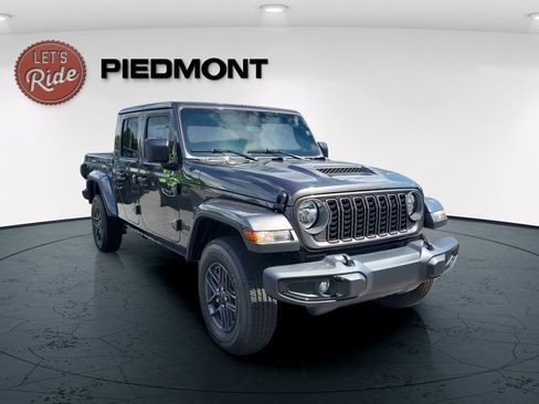 New 2025 Jeep Gladiator Sport AWD/4WD image 4