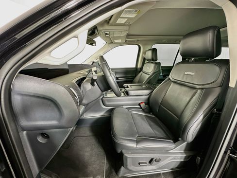 Used 2025 Ford Expedition Max Platinum AWD/4WD image 13