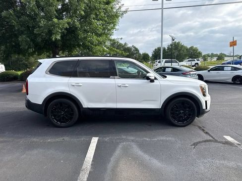 Used 2022 Kia Telluride EX w/ EX Premium Package AWD/4WD image 2