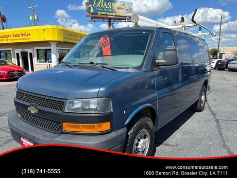 Used 2019 Chevrolet Express 2500 w/ Driver Convenience Package RWD image 1