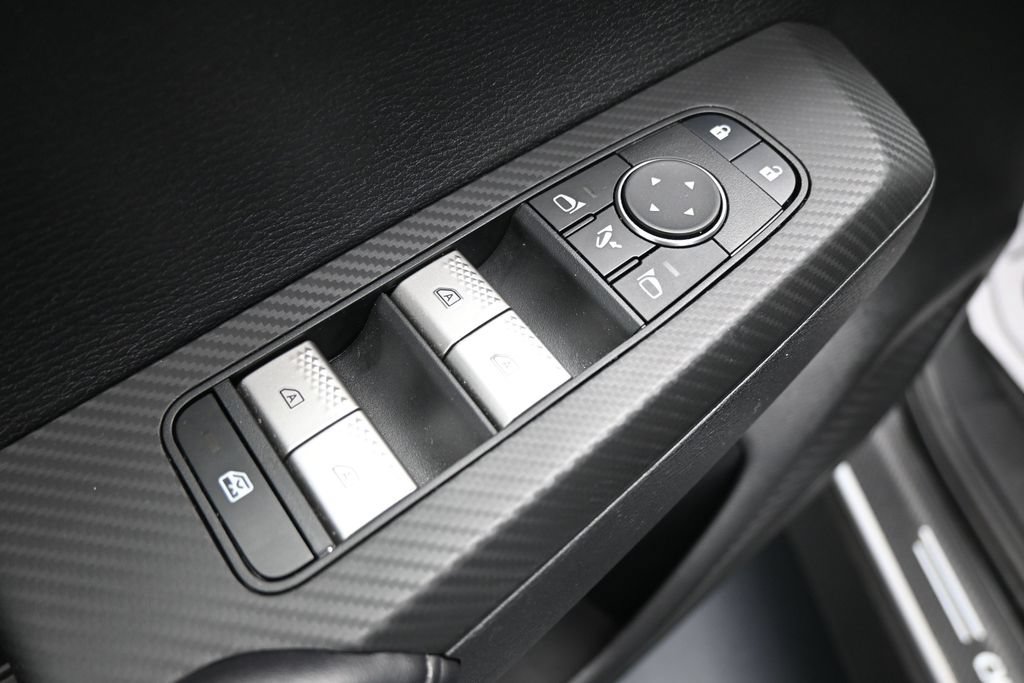 Used 2024 Mitsubishi Outlander SE AWD/4WD image 11