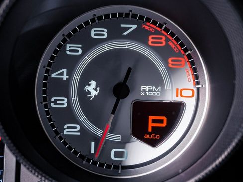 Used 2015 Ferrari California T image 32