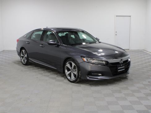 Used 2018 Honda Accord Touring image 1