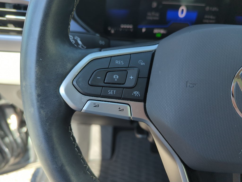 Certified 2023 Volkswagen Taos SE w/ Panoramic Sunroof Package FWD image 22