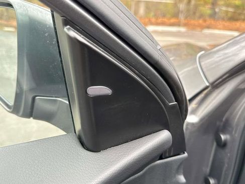 Used 2019 Nissan Rogue Sport SV image 11