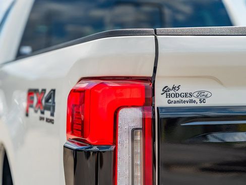 Used 2025 Ford F350 Platinum AWD/4WD image 9