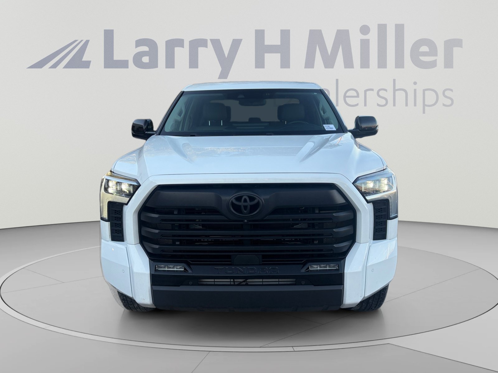Used 2024 Toyota Tundra Limited AWD/4WD image 8