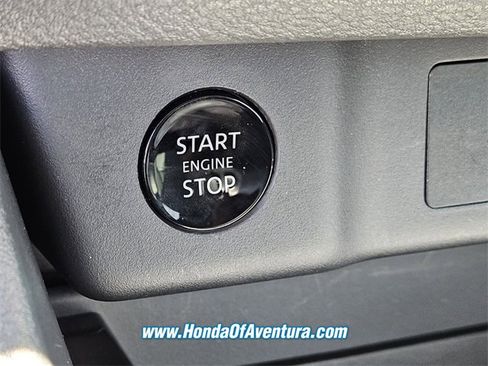 Used 2024 Nissan Rogue SV w/ SV Premium Package image 24