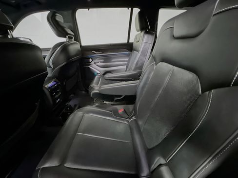 Used 2021 Jeep Grand Cherokee L Overland w/ Advanced Protech Group III AWD/4WD image 29