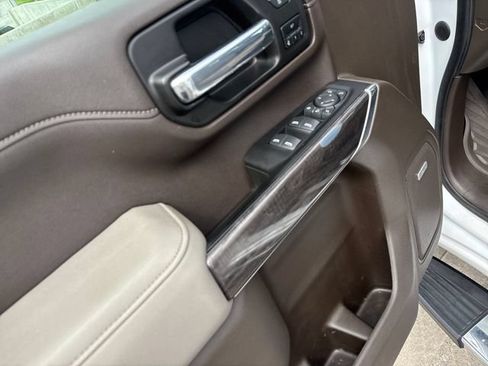 Certified 2022 Chevrolet Silverado 2500 LTZ w/ LTZ Convenience Package AWD/4WD image 11