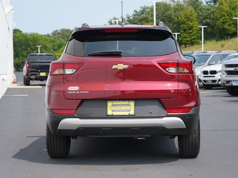 Used 2024 Chevrolet TrailBlazer LT w/ LT Cold Weather Package FWD image 4