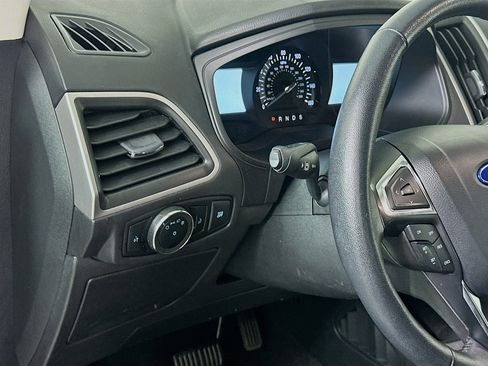 Used 2024 Ford Edge SEL image 17