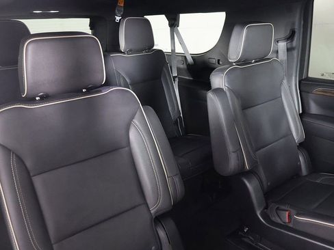 Used 2023 Chevrolet Suburban Premier image 36