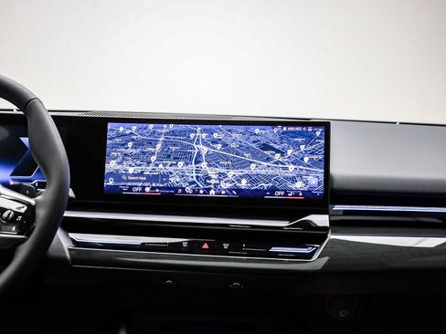 Used 2025 BMW 530i image 15