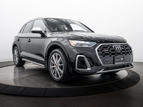 Used 2023 Audi SQ5 Premium Plus w/ Premium Plus Package AWD/4WD image 2