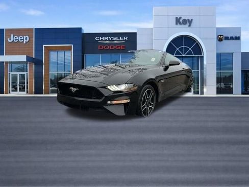 Used 2022 Ford Mustang GT RWD image 2