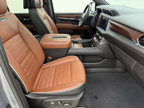 Used 2024 GMC Yukon Denali Ultimate AWD/4WD image 23