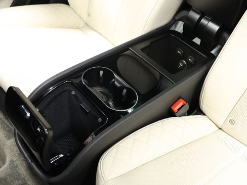 Used 2017 Bentley Bentayga AWD/4WD image 54