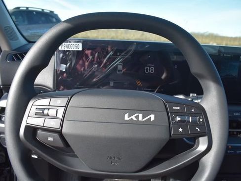 New 2026 Kia K4 LXS image 23