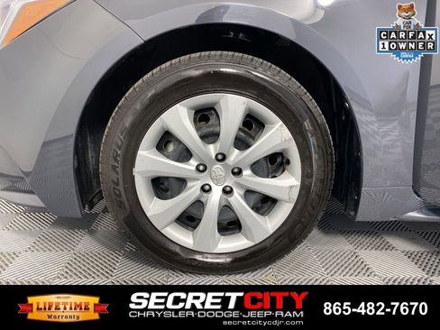 Used 2025 Toyota Corolla LE FWD image 9