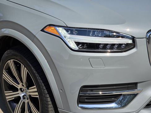 Certified 2025 Volvo XC90 B5 Ultra w/ Protection Package Premier image 13