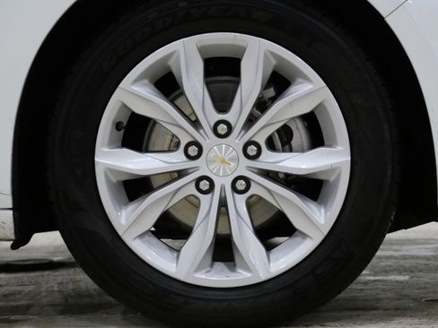 Used 2024 Chevrolet Malibu LT image 9