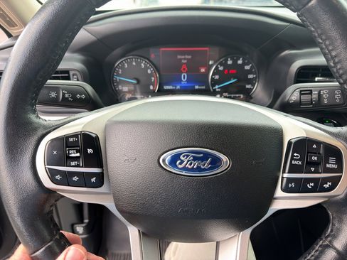Used 2021 Ford Explorer XLT RWD image 17