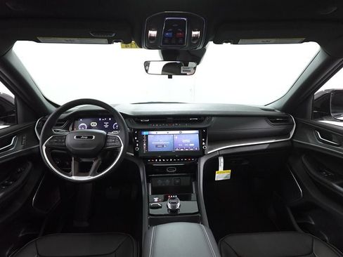 New 2026 Jeep Grand Cherokee Limited w/ Limited Altitude Package AWD/4WD image 7