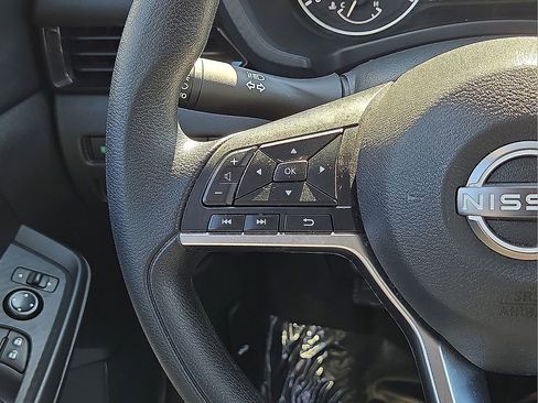 Used 2025 Nissan Sentra SV image 18