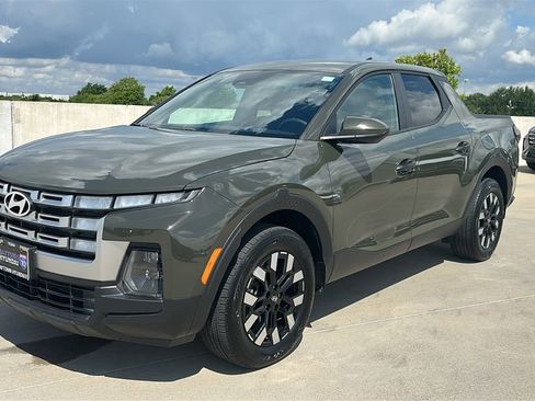 Used 2025 Hyundai Santa Cruz SE FWD image 8
