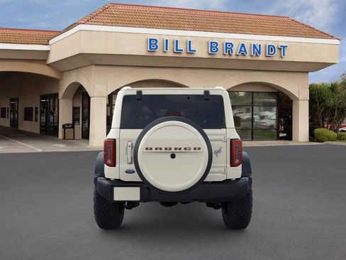 New 2026 Ford Bronco Outer Banks w/ Sasquatch Package image 5