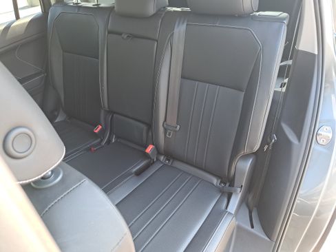 Used 2022 Volkswagen Tiguan SE FWD image 15