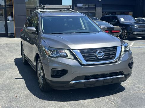 Used 2020 Nissan Pathfinder S FWD image 6