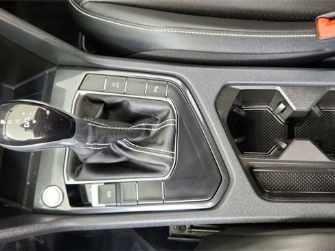 Used 2023 Volkswagen Tiguan SE R-Line image 50