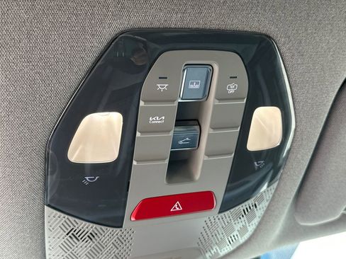 Certified 2024 Kia EV9 Wind AWD/4WD image 36